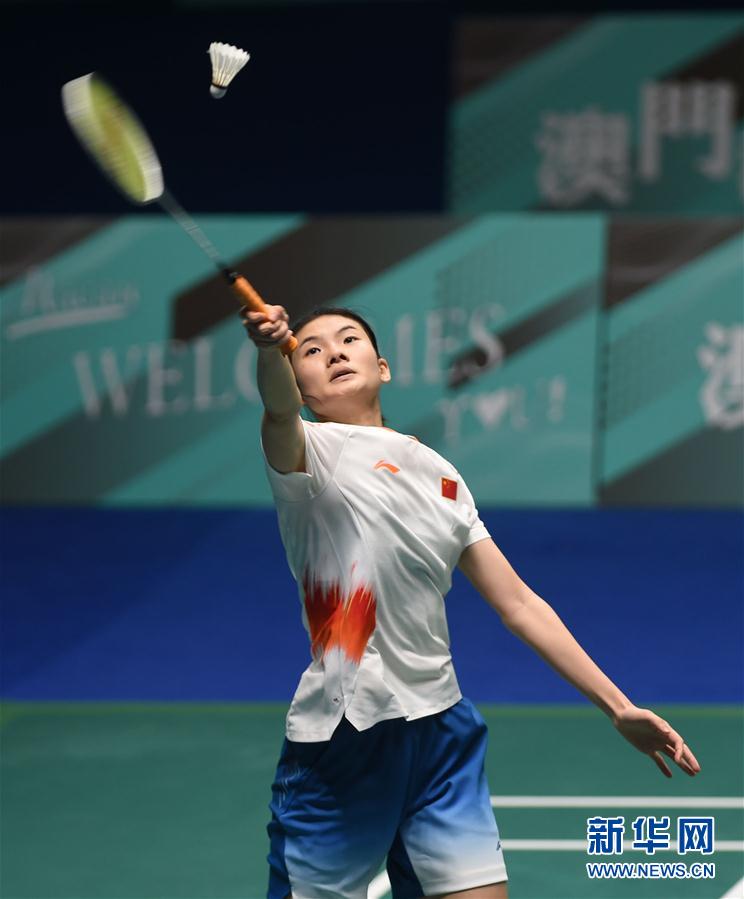 由奥尼尔镇 由奥尼尔镇