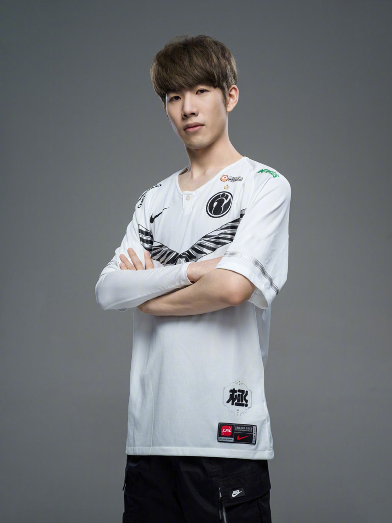 第一个赛季 第一个赛季