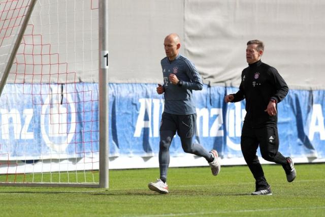 端几乎都围 端几乎都围